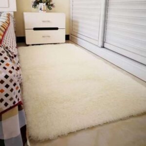 พรมปูพื้น 80x160 cm ขนยาวพิเศษ4.5cm พริ้วดั่งขนนก พรมขนนุ่มขนยาว สีครีม